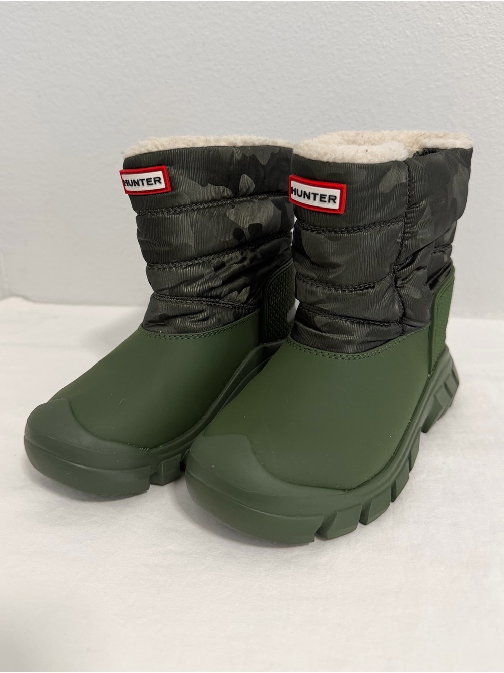 Hunter Intrepid Reflective camo puffer snow boots kids size  UK-9